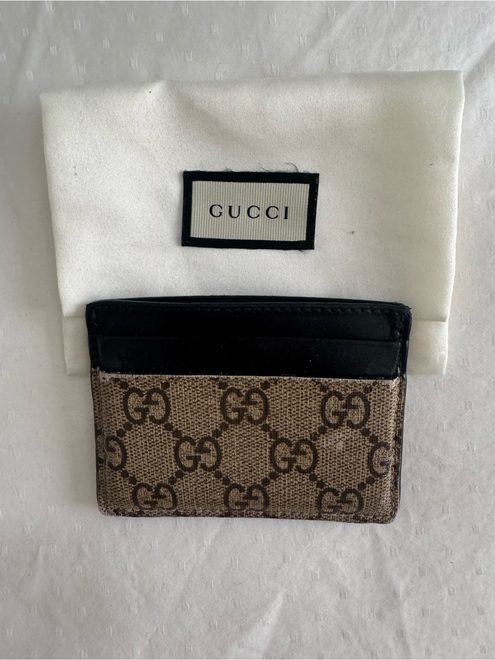 Gucci GG Supreme Card Holder in Beige and Brown pattern. - Picture 2 of 6